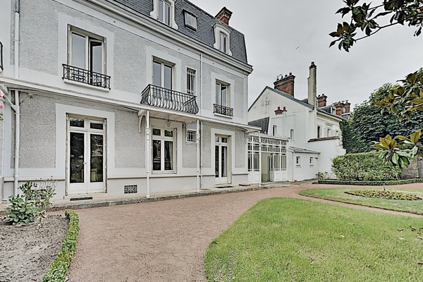10 rooms house in Fontainebleau (77300)